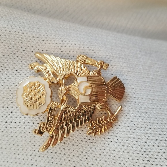 ST. JOHN Vintage 90s Naval Cardigan with Brooch Ecru Gold Medium NWT - Picture 5 of 12